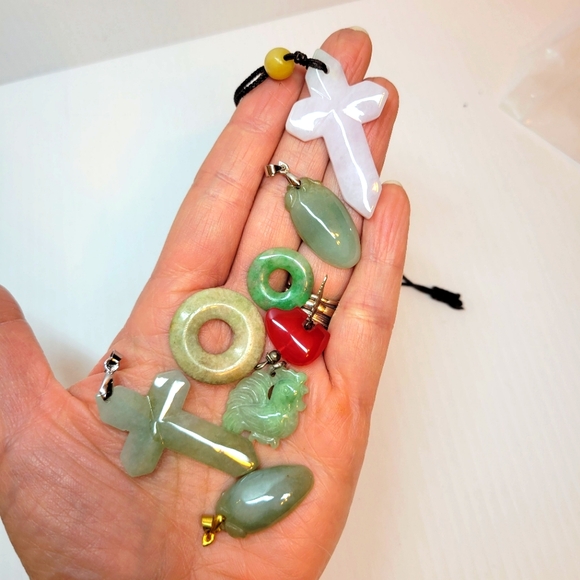 Lot of jade pendants charms coin bundle - Picture 3 of 10